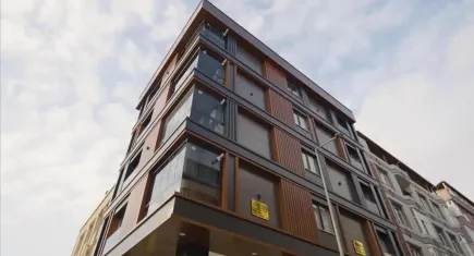 ‘Yarısı Bizden’ kampanyasıyla İstanbul'da 62 bin yapının dönüşümü devam ediyor