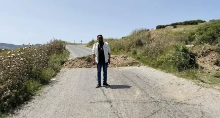 İzmir haber: Arazisinden izinsiz geçiriliyor diye yolu kapattı