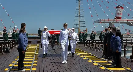 Samsun’da 19 Mayıs anısına Tütün İskelesi’nde bayrak çıkarma töreni