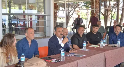 Başkan Kırgöz site ve mahalle yöneticileri ile buluştu