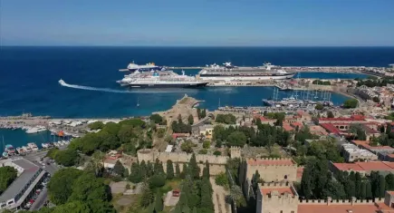 Gemi ile 5 yıldızlı otel konforunda seyahat