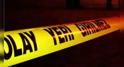Çeşme'de feci trafik kazası: Motosiklet kamyonla çarpıştı