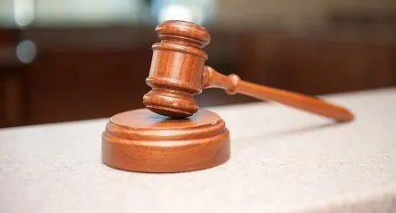 2 yaşındaki bebeğe şiddet iddiasıyla bakıcı hakim karşısında