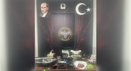 İzmir haber: İş yerlerinden hırsızlık yapan zanlılar tutuklandı