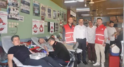 Ödemiş'te kan bağışı etkinliğinde 120 kişi bağışta bulundu