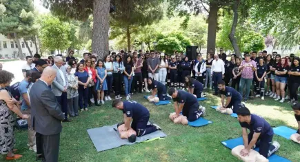 Ege’de ‘Hayata El Ver’ etkinliği: İlk yardım eğitimi verildi 