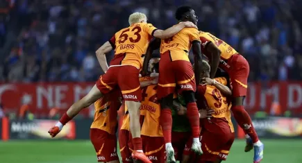 Galatasaray, sezonun son maçına çıkıyor: Muslera ve Mertens veda ediyor!
