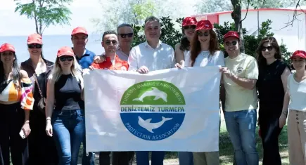 Aras Kargo'dan doğa için önemli adım: İzmir'de kıyı temizliği etkinliği!