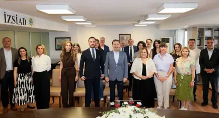 İZSİAD'dan uluslararası ticarette hukuk semineri