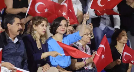 Karabağlar’da halk oyunları coşkusu