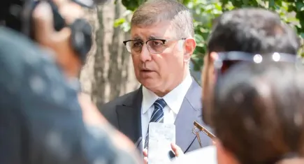 Tugay grevdeki işçilere sordu: Söke söke nasıl alacaksınız ve kimden alacaksınız