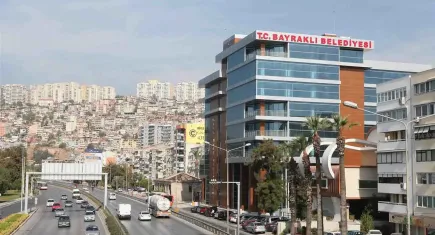 Bayraklı kurban etlerini ihtiyaç sahiplerine ulaştıracak