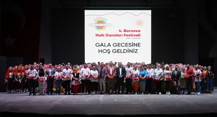 Bornova’da halaylarla dolu festival coşkusu