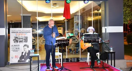 Nazım Hikmet Çiğli’de şiir ve müzikle anıldı