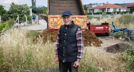 Bornova'da kurbanlık hayvan atıkları toprağa can veriyor