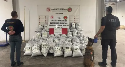 Gürbulak'ta tarihi operasyon: Tek seferde 1 ton 870 kilogram yasaklı madde ele geçirildi