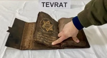 Kırşehir'de 700 yıllık Tevrat bulundu