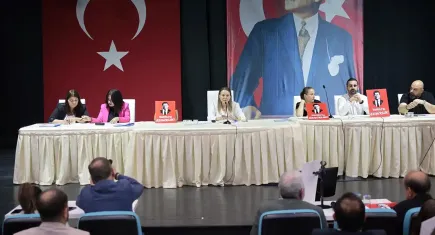 Konak Meclisi’nde ‘İmamoğlu’na Özgürlük’ mesajı