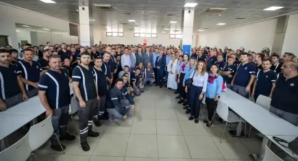 Başkan Tugay’dan ESHOT personeline bayram ziyareti