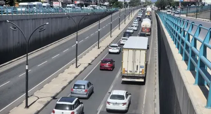 İzmir haber: İzmir-Ankara kara yolunun Manisa geçişinde trafik yoğunluğu