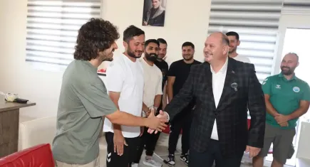 Başkan İlkay Çiçek’ten Menderes’te bayram coşkusu