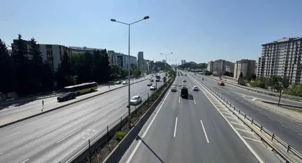 İstanbul’da bayram sessizliği: Megakentte yollar boş kaldı