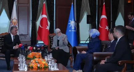 Partiler arasında bayramlaşma mesaisi başladı