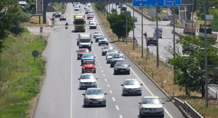 Bayram tatilinden dönüş başladı: İstanbul yolunda yoğunluk oluştu 