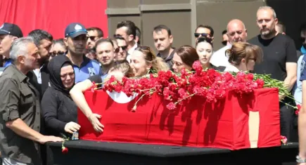Aslanoğlu’ndan Zeyrek’e veda mesajı: Yol arkadaşım, seni hiç unutmayacağız...