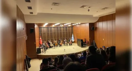 EÜ'de Viyolonsel Dinletisi