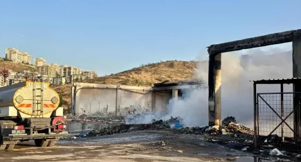 İzmir haber: Geri dönüşüm tesisinde çıkan yangın söndürüldü