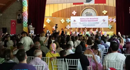 Kemalpaşa Belediyesi Gündüz Bakımevi öğrencilerinden yıl sonu gösterisi