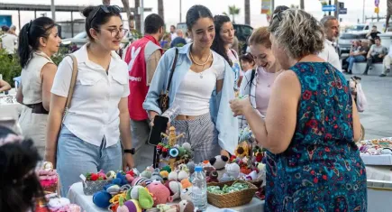 Karşıyaka’da El Emeği Gece Pazarı’na Yoğun İlgi