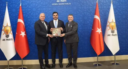 İAOSB’den Eyüp Kadir İnan’a ziyaret: İzmir sanayisinin geleceği masaya yatırıldı