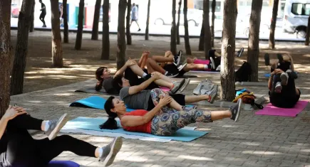 Karşıyaka’da sabah sporları açık havaya taşındı