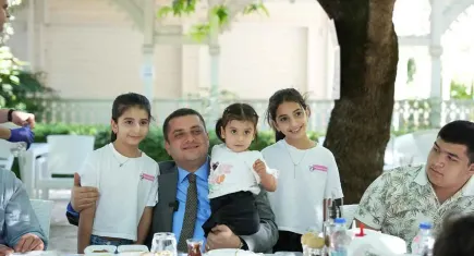 Torbalı PKU’lu çocukların yanında 