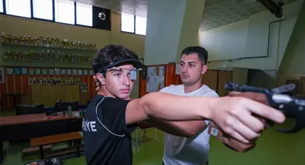 Avrupa Gençlik Olimpik Festivali'nden davet alan milli atıcı Ömer Tuna'nın gözü olimpiyatlarda