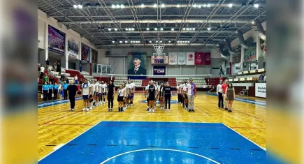 İzmir'de şirketler arası Voleybol Turnuvası tamamlandı