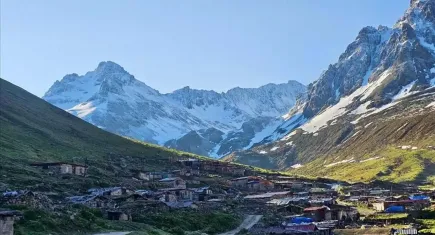 Kaçkar Dağları’nda bahar ortasında kar sürprizi