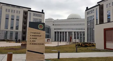 Yargıtay, çiçek gönderip site etrafında dolaşan sanığın ‘cinsel taciz’ cezasını bozdu