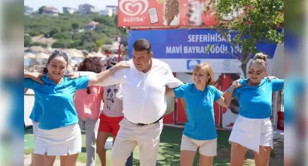 Seferihisar'da Mavi Bayraklı Akkum Plajı'nda çevre şenliği!