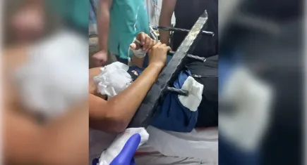 Vücuduna korkuluk demirleri saplanan çocuktan sevindirici haber