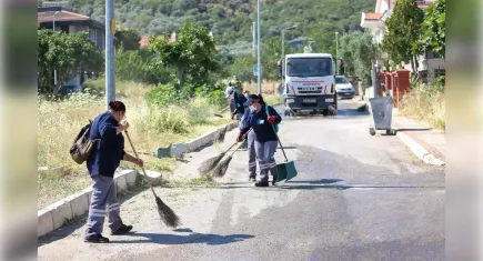 Narlıdere Belediyesi’nden yaz temizliği seferberliği