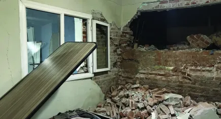 İzmir haber: Evleri başlarına yıkıldı