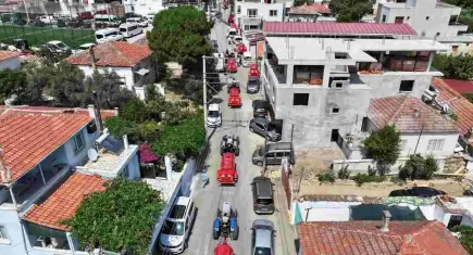 İzmir’de orman yangınlarıyla mücadele: 17 ilçeye su tankeri desteği 