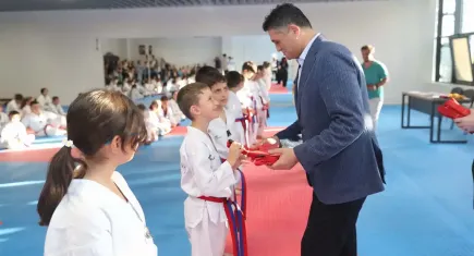 Aliağalı Taekwondocular kuşak atladı