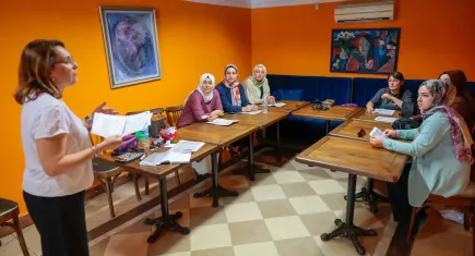 Konak’ta anneler eğitimle güçleniyor, çocuklar güvenle büyüyor 