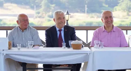 Başkan Türkmen muhtarlarla bir araya geldi: Kemalpaşa’yı birlikte yöneteceğiz