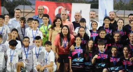 İzmir’de Büyükşehir’in sponsor olduğu ligler tamamlandı