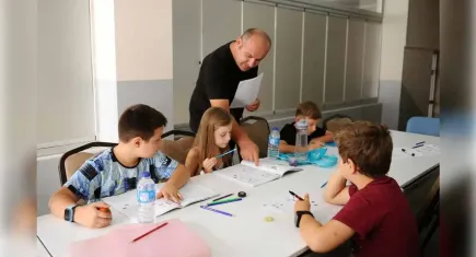 Karşıyaka’da yaz tatiline belediye eli: Aydınlık yarınları birlikte inşa ediyoruz 